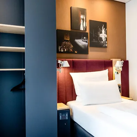 Hotel One Stuttgart-mitte 3*
