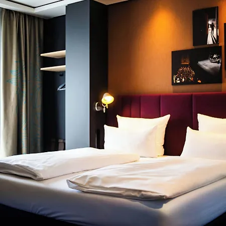 Hotel One Stuttgart-mitte 3*