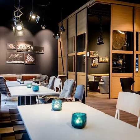 Hotel One Stuttgart-mitte 3*